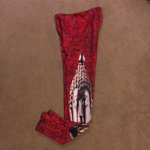 Noli Yoga pants in red with Buddha